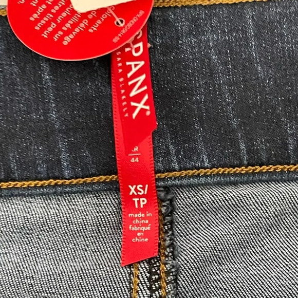 NEW Spanx Pull On Flare Cropped Jeans Size XS Medium Wash Lyocell Blend NWT - Picture 5 of 12